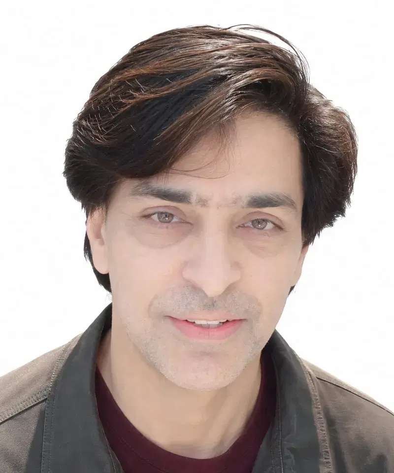Vicky Malhotra, Secretary